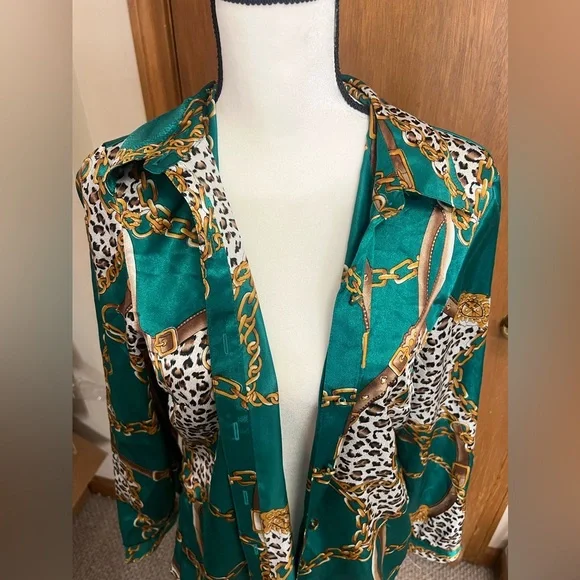 Top - Picture 2 of 4